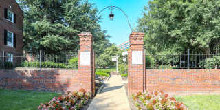 Colonial Village Apartments Gallery 37