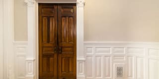 2006 Walnut St Gallery 8