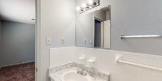 Luxe at Raleigh Apartments Gallery 23