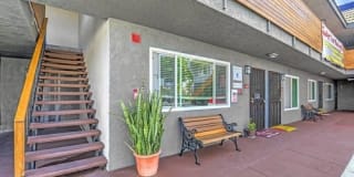 Del Amo Place Apartment Homes Gallery 29