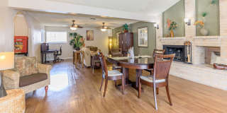 Avistar at the Oaks Gallery 9