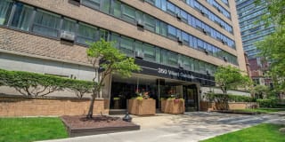 350 West Oakdale Gallery 20