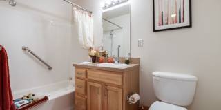 Elmhaven Manor - Senior Living Gallery 10