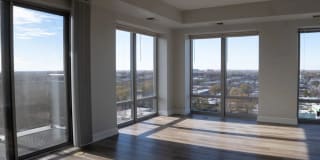 415 Premier Evanston Gallery 6