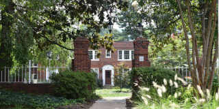 Colonial Village Apartments Gallery 19