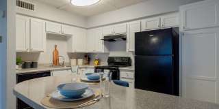 Water's Edge Apartments Gallery 3