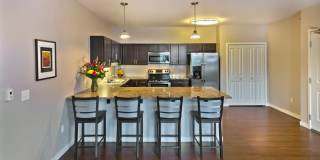 West Grand Avenue - Student Housing Gallery 3