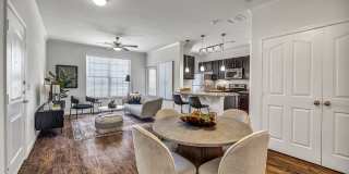 Avenues at Creekside Gallery 52