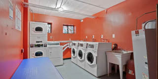 R Street Apartments Gallery 11