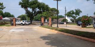 Village Green of Bear Creek Apartments Gallery 39