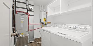 Wall & 17th Gallery 8