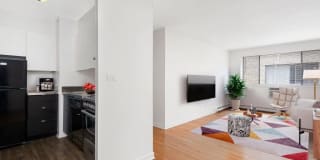 537 West Melrose Gallery 4