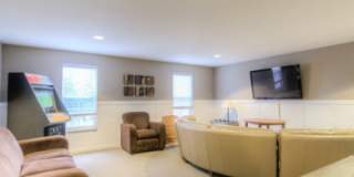 Uptown East Gallery 26