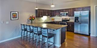 West Grand Avenue - Student Housing Gallery 4