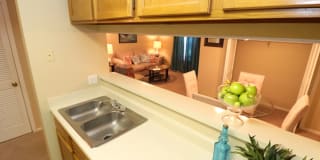 Sommerset Apartments Gallery 9