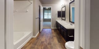 Raleigh House Apartments Gallery 16