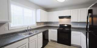 Creekside Apartments Gallery 1