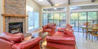 Hampton Place Luxury Apartment Gallery 9