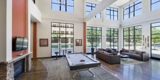 Cosmopolitan on the Canal Gallery 11