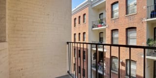 R Street Apartments Gallery 16