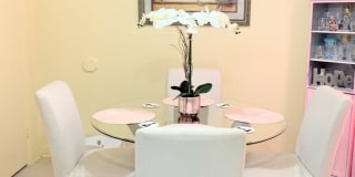 Regis Square Gallery 13