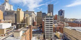 Walnut Square Gallery 16