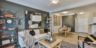 Metro Midtown Gallery 17