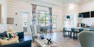 Exchange at Daphne Gallery 11