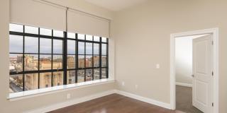 600 on Broad Gallery 27