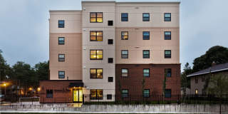 West Grand Avenue - Student Housing Gallery 19