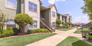 The Avenue Gallery 12