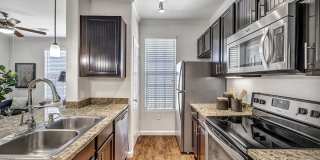 Avenues at Creekside Gallery 17