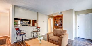 OakStone Apartment Homes Gallery 4