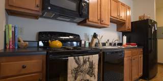 College Suites at City Station East - Student Housing Gallery 2