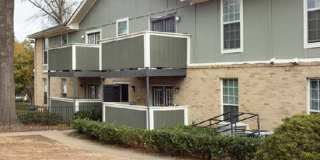Lakeview Gallery 18