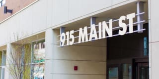 915 Main Street Gallery 18