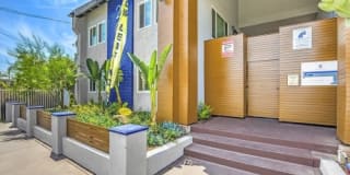 Del Amo Place Apartment Homes Gallery 10
