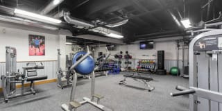 2100 Parkway Gallery 15