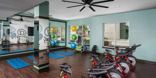 Yugo Greenville Uptown - Student Housing Gallery 9