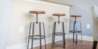 600 on Broad Gallery 8