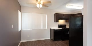 Luxe at Burbank Gallery 6