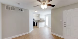 Boston Creek Gallery 14