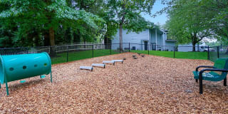 Creekside Village Apartments Gallery 34