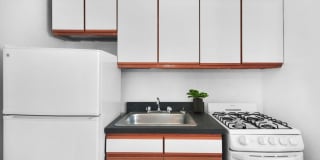 596 West Hawthorne Gallery 12