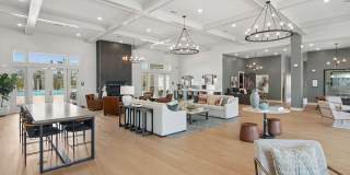 The Hendry Gallery 38