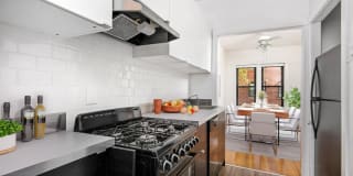 634-42 West Cornelia Gallery 2