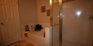 La Valencia Gallery 8