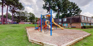 Luxe at Raleigh Apartments Gallery 32