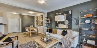 Metro Midtown Gallery 20