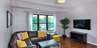 West Grand Avenue - Student Housing Gallery 8